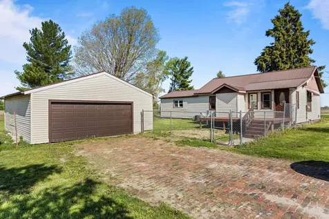9032 Us Route 150 Oakwood IL 61858
