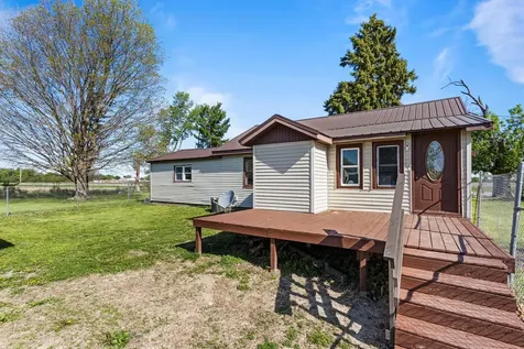 9032 Us Route 150 Oakwood IL 61858