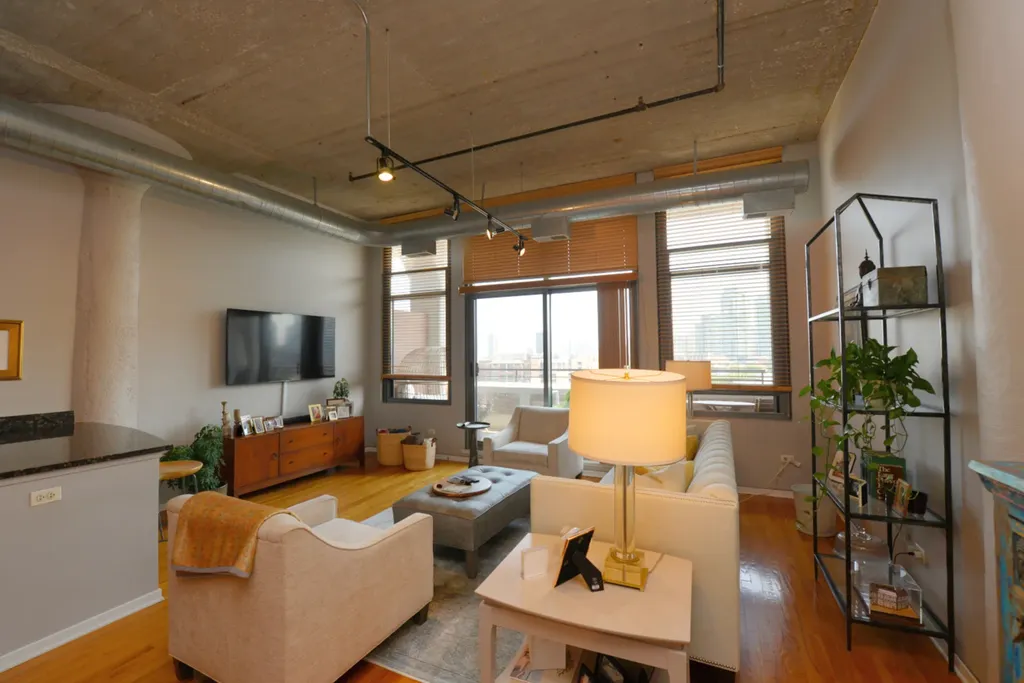 900 North Kingsbury Street Chicago IL 60610
