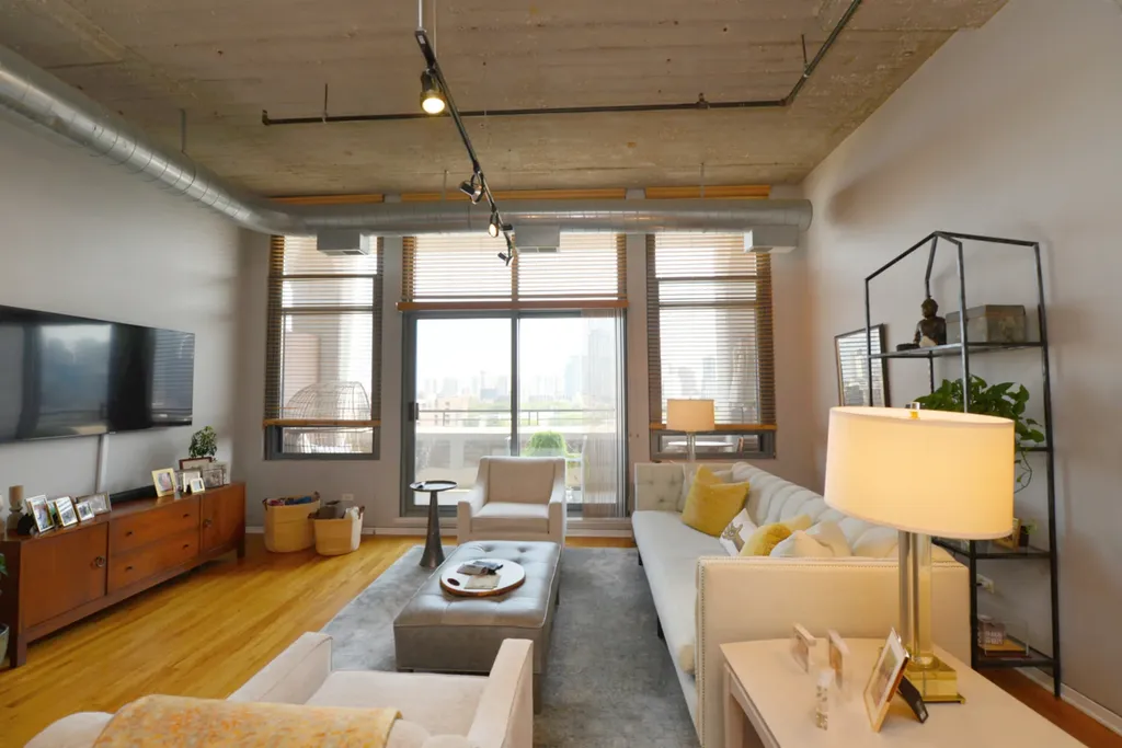 900 North Kingsbury Street Chicago IL 60610