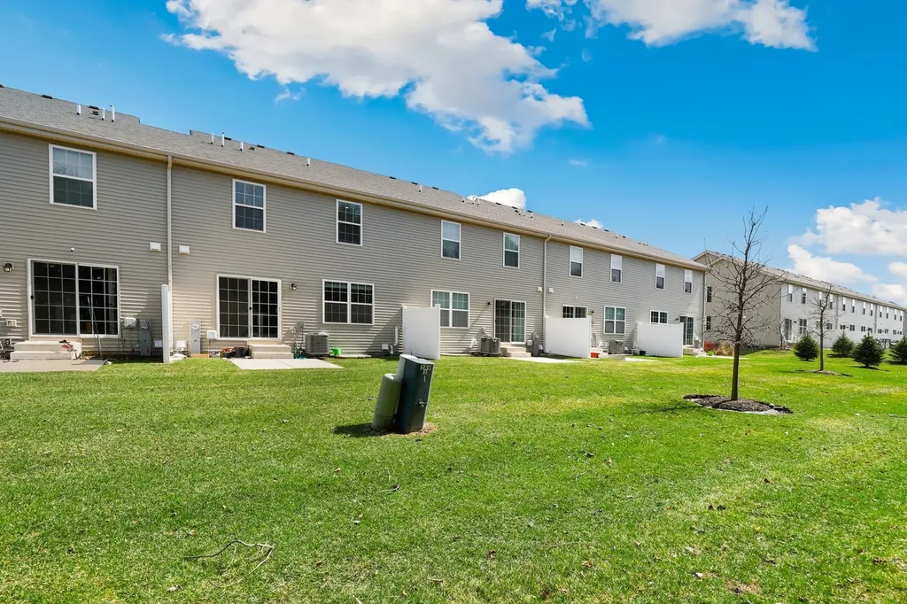 2051 Canyon Creek Court Aurora IL 60503