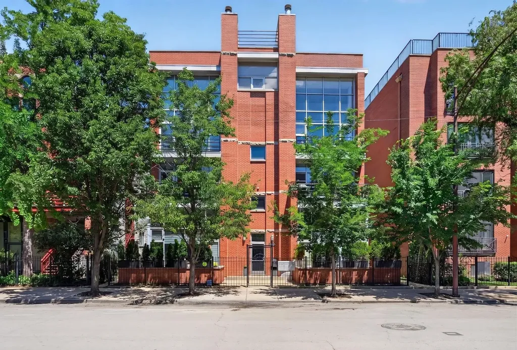 850 West Erie Street Chicago IL 60642
