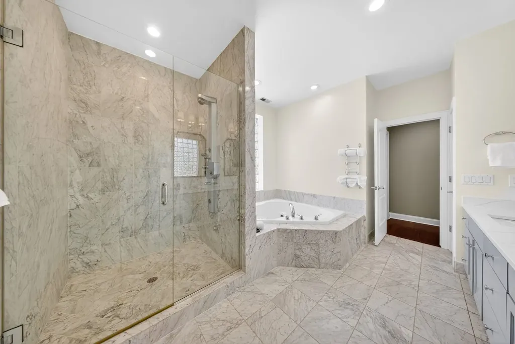 850 West Erie Street Chicago IL 60642