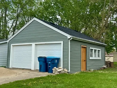 527 12TH Street Peru IL 61354
