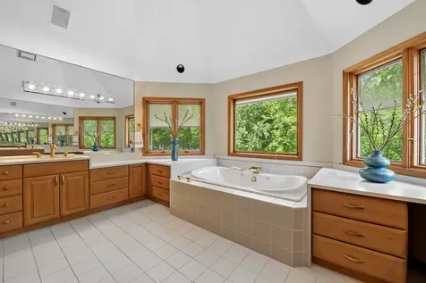 6414 Vermont Trail Crystal Lake IL 60012