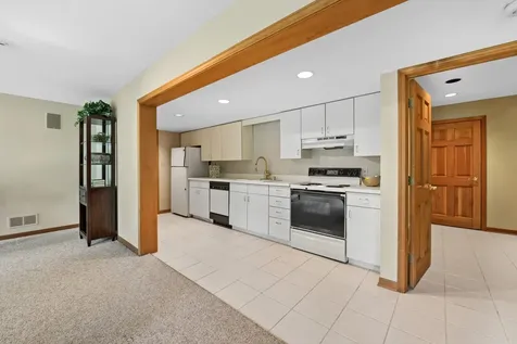 6414 Vermont Trail Crystal Lake IL 60012
