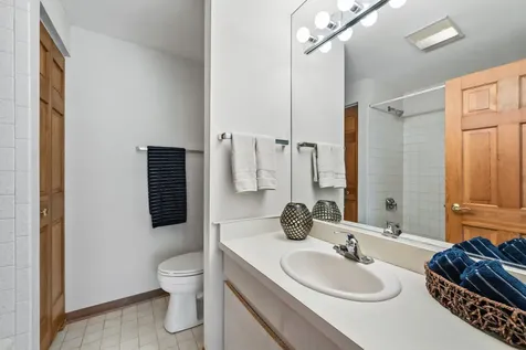 6414 Vermont Trail Crystal Lake IL 60012
