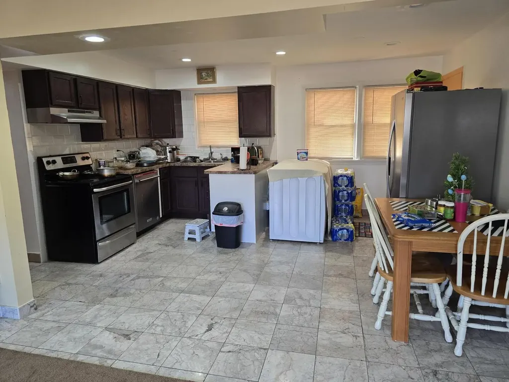 8600 West Summerdale Avenue Chicago IL 60656
