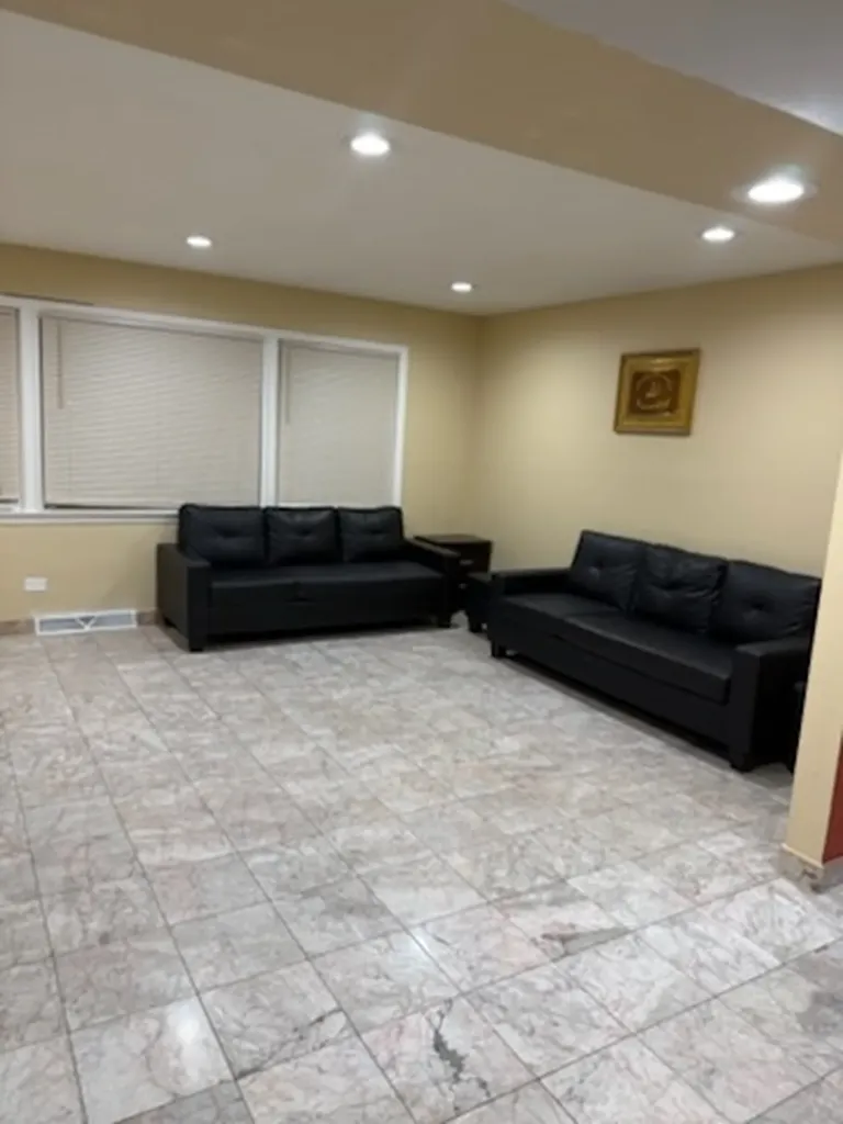 8600 West Summerdale Avenue Chicago IL 60656