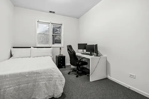 2737 North Southport Avenue Chicago IL 60614