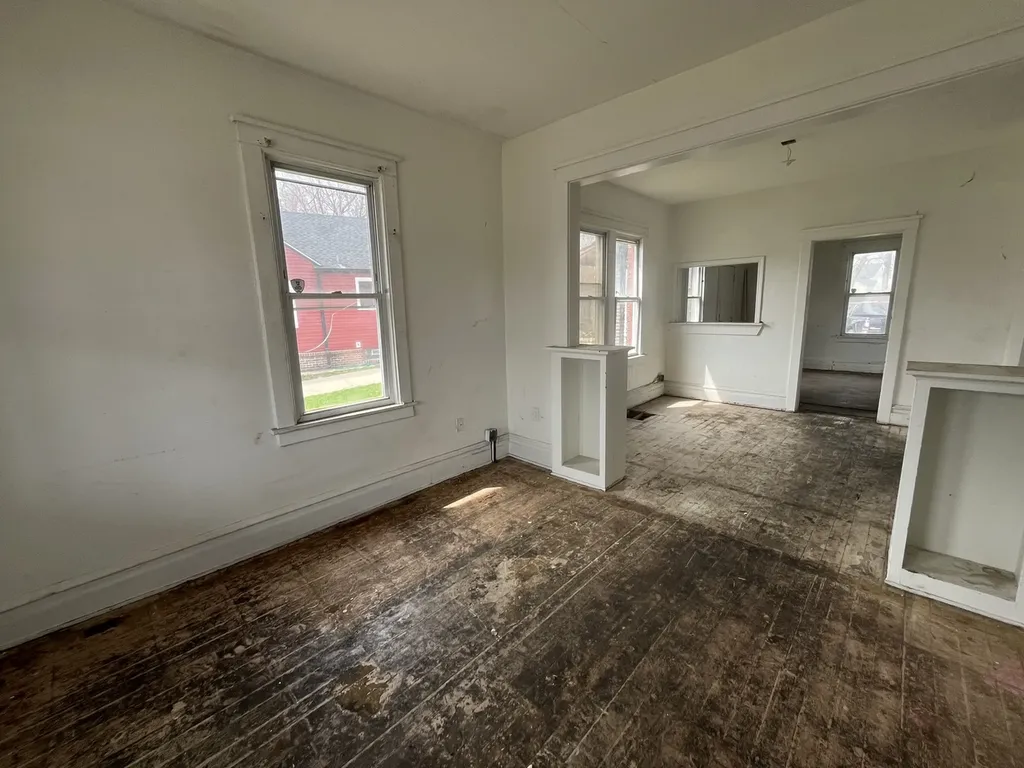 1324 East New York Street Aurora IL 60505