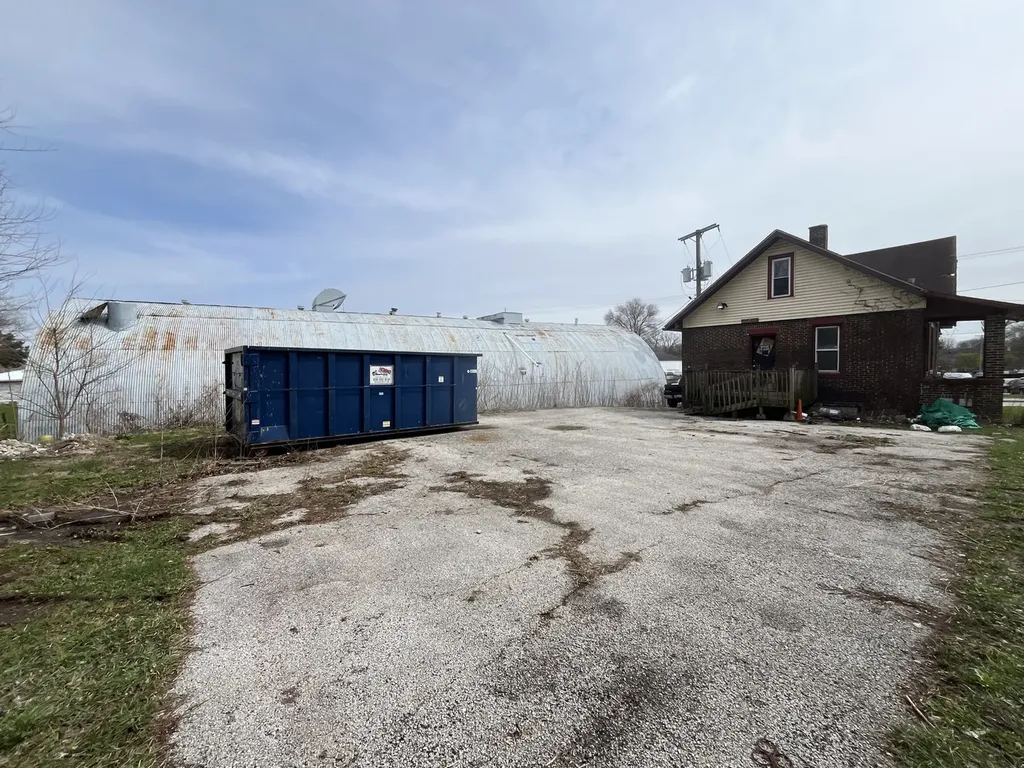 1324 East New York Street Aurora IL 60505