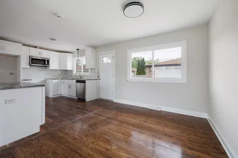 90 Peyton Drive Chicago Heights IL 60411