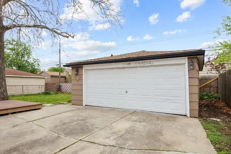 90 Peyton Drive Chicago Heights IL 60411