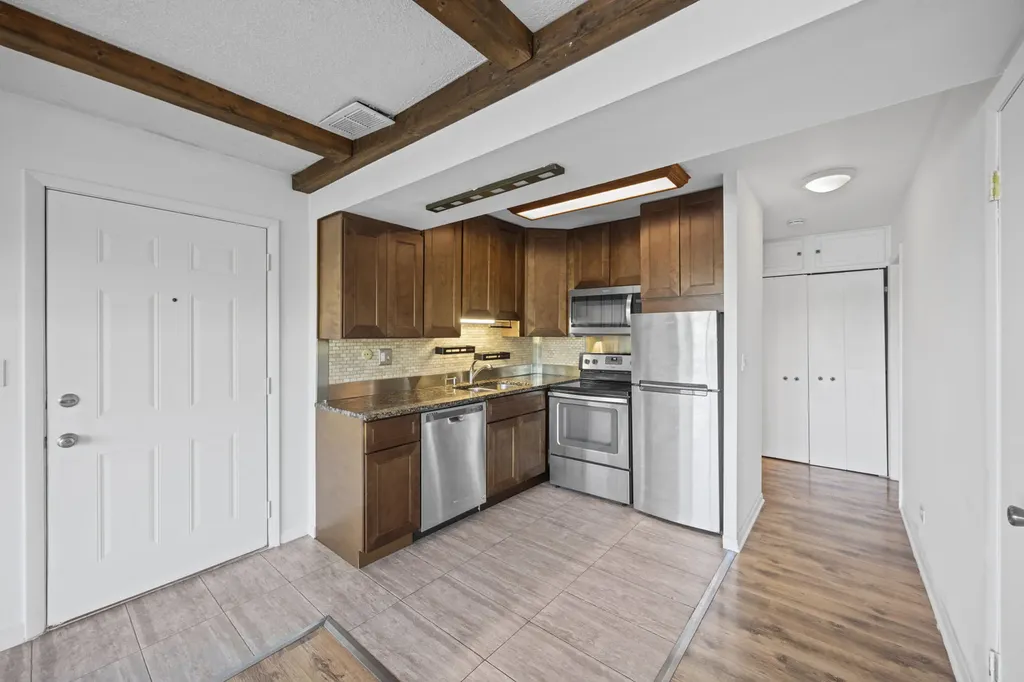 5544 E Lake Drive Lisle IL 60532