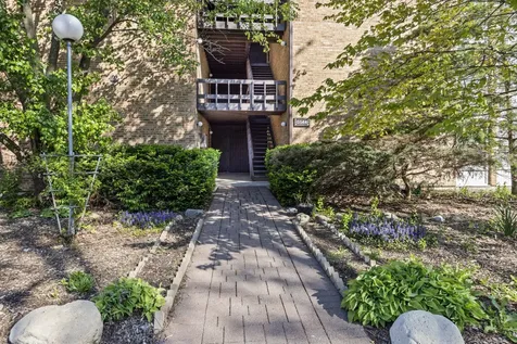 5544 E Lake Drive Lisle IL 60532