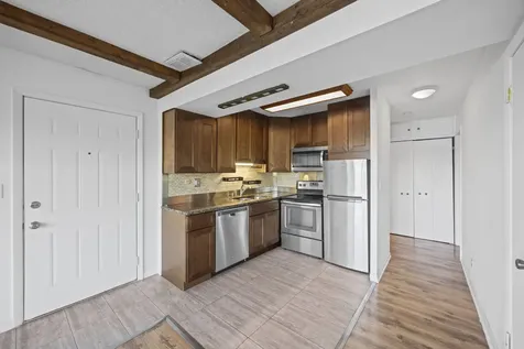 5544 E Lake Drive Lisle IL 60532
