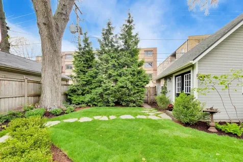 1235 Maple Avenue Evanston IL 60202