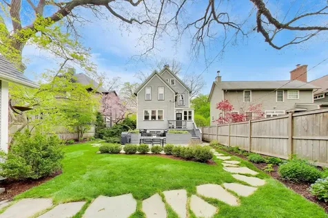 1235 Maple Avenue Evanston IL 60202