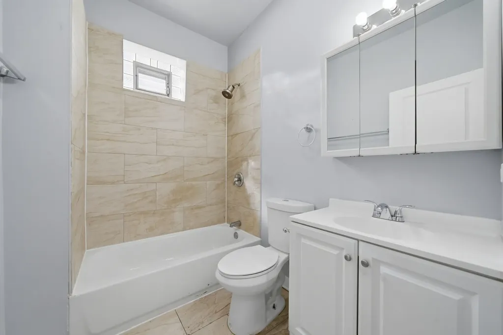 4800 South Winchester Avenue Chicago IL 60609