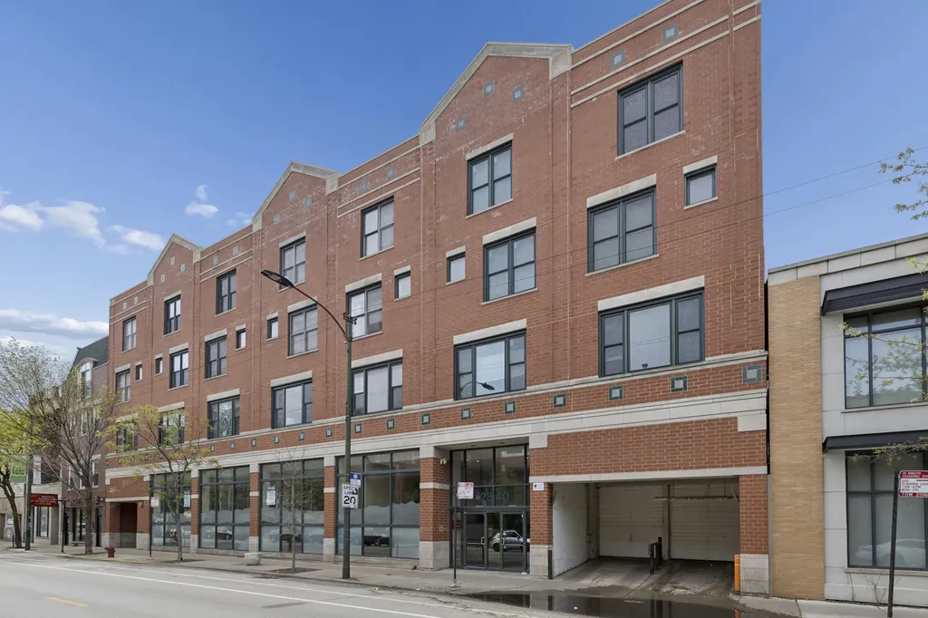 2840 North Lincoln Avenue Chicago IL 60657