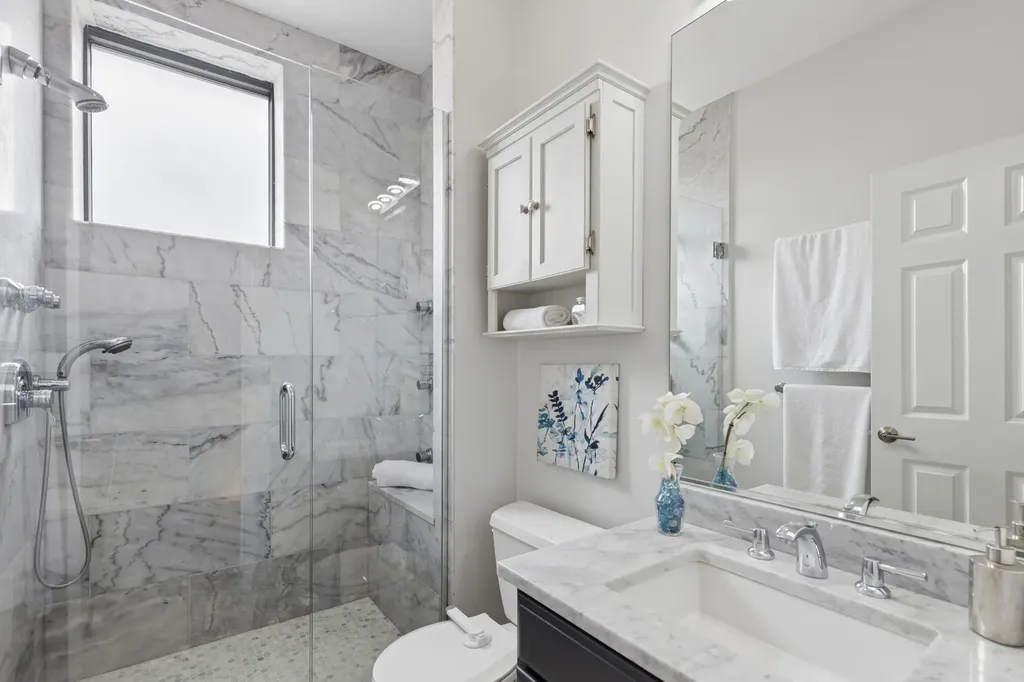 2840 North Lincoln Avenue Chicago IL 60657