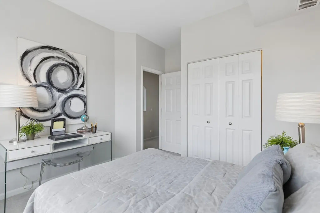 2840 North Lincoln Avenue Chicago IL 60657