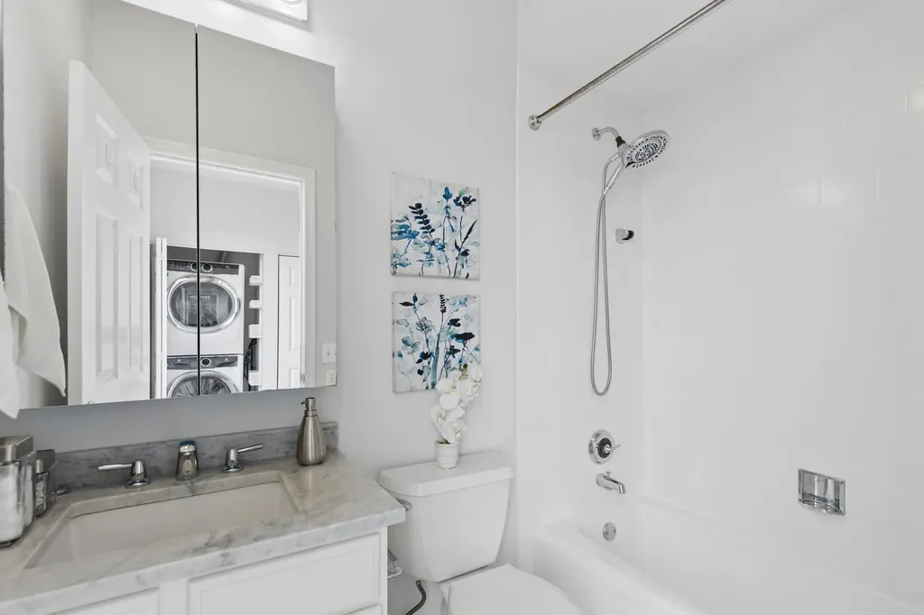 2840 North Lincoln Avenue Chicago IL 60657