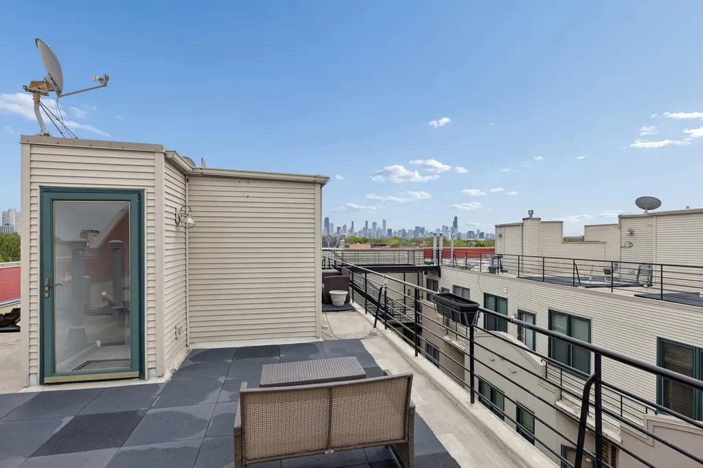2840 North Lincoln Avenue Chicago IL 60657
