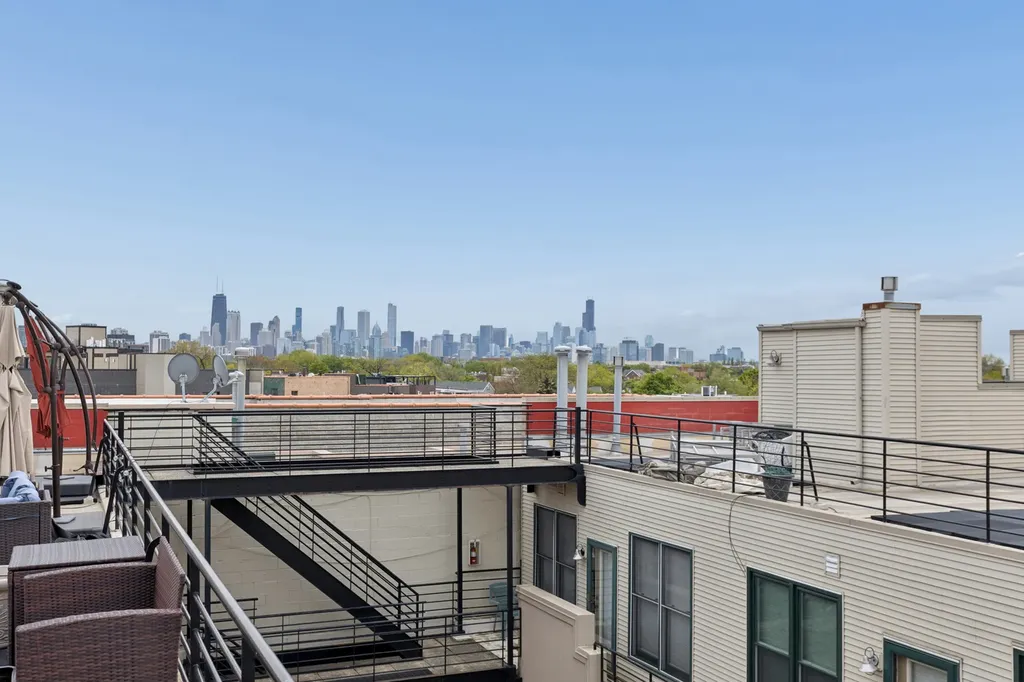 2840 North Lincoln Avenue Chicago IL 60657