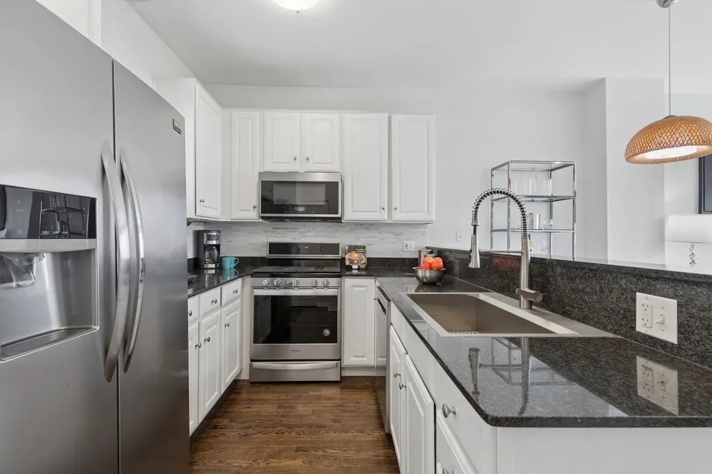 2840 North Lincoln Avenue Chicago IL 60657