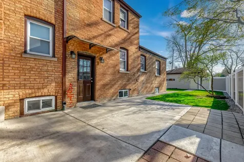 1693 Linden Street Des Plaines IL 60018