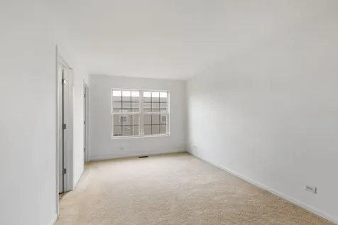 1901 Freedom Court Zion IL 60099