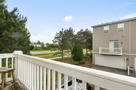 1901 Freedom Court Zion IL 60099