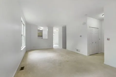 1901 Freedom Court Zion IL 60099