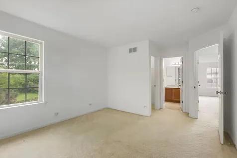1901 Freedom Court Zion IL 60099
