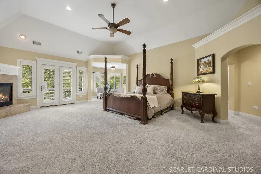 32 Baker Lane Naperville IL 60565