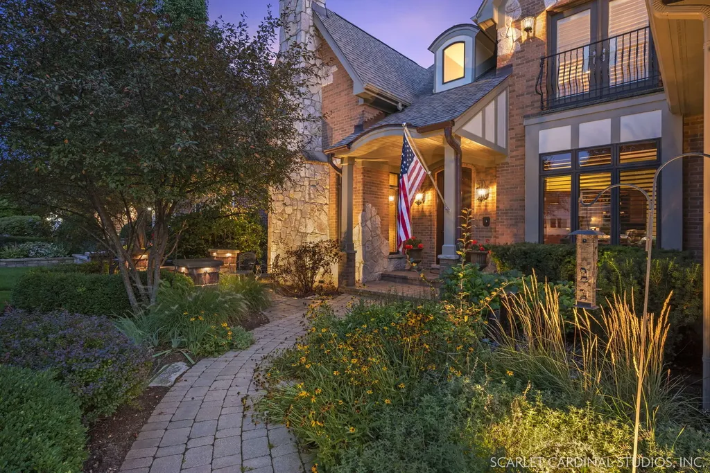 32 Baker Lane Naperville IL 60565