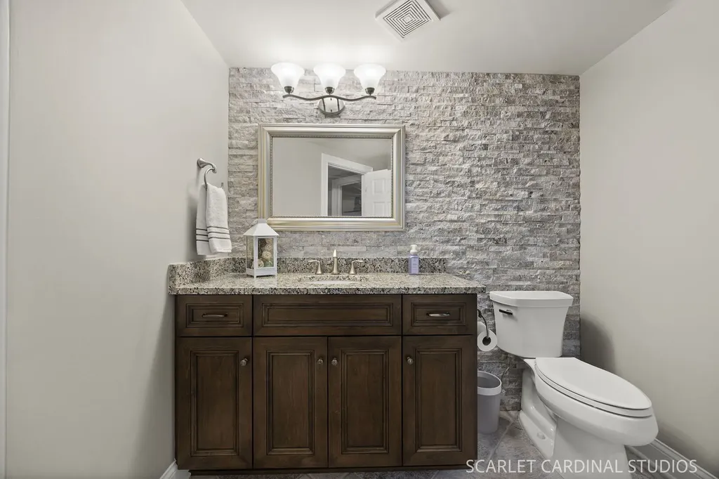 32 Baker Lane Naperville IL 60565