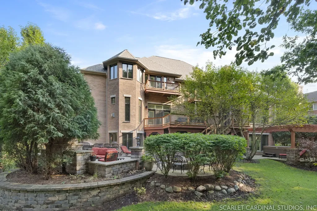 32 Baker Lane Naperville IL 60565