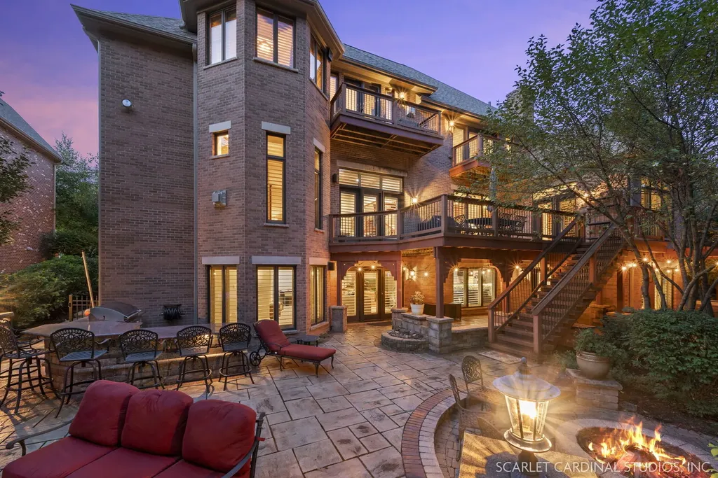 32 Baker Lane Naperville IL 60565