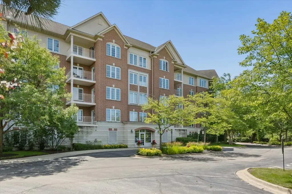 610 Robert York Avenue Deerfield IL 60015