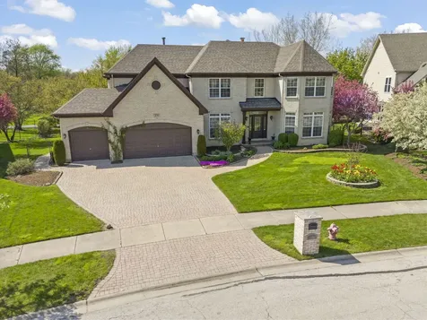 318 Erie Circle Bloomingdale IL 60108