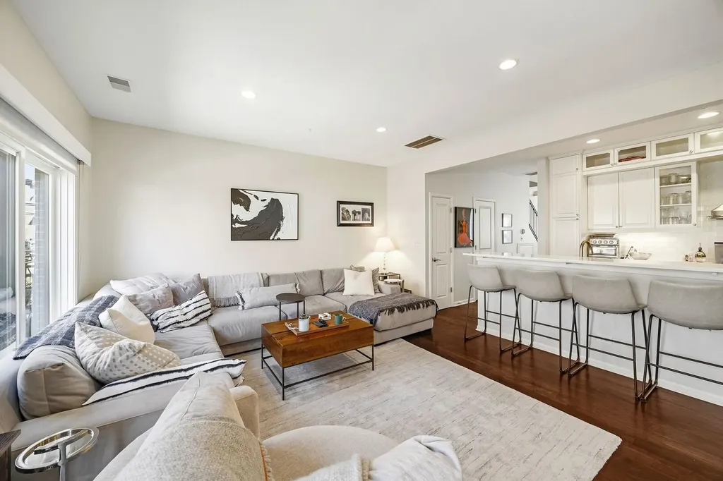 434 West Armitage Avenue Chicago IL 60614