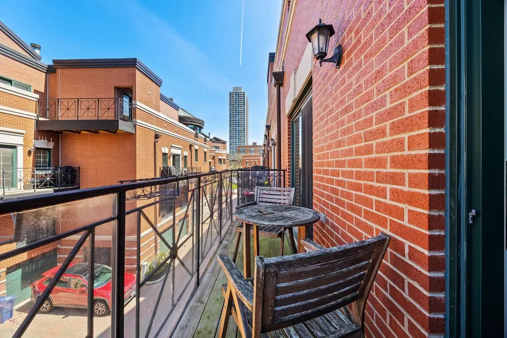 434 West Armitage Avenue Chicago IL 60614