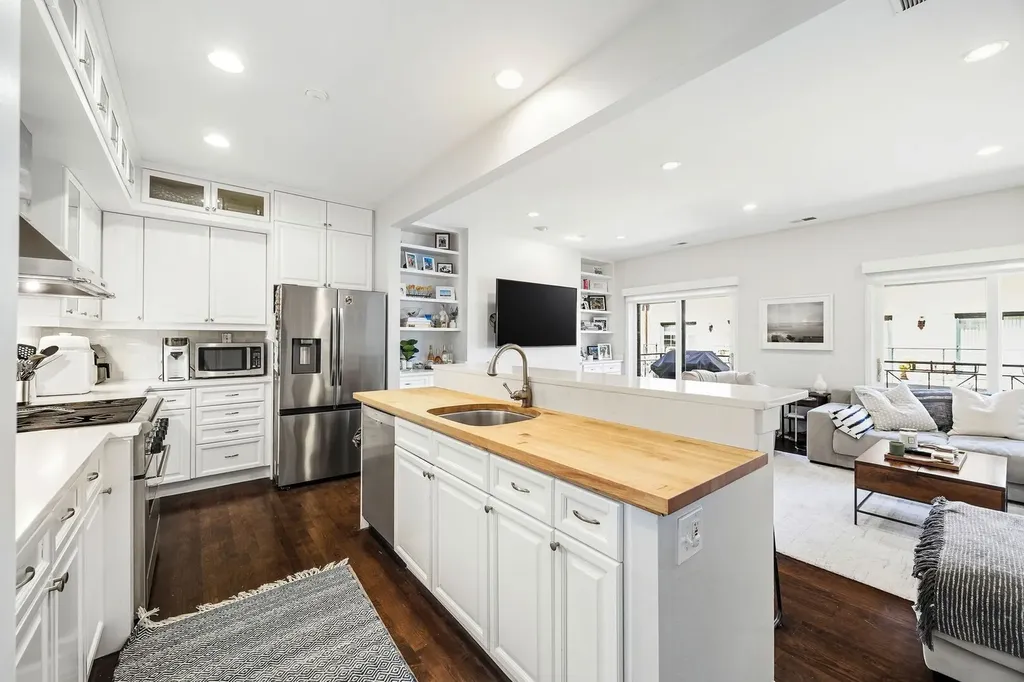 434 West Armitage Avenue Chicago IL 60614