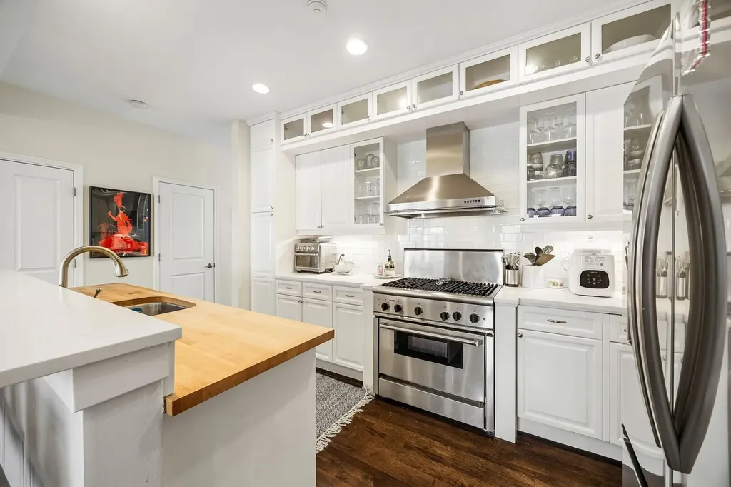 434 West Armitage Avenue Chicago IL 60614