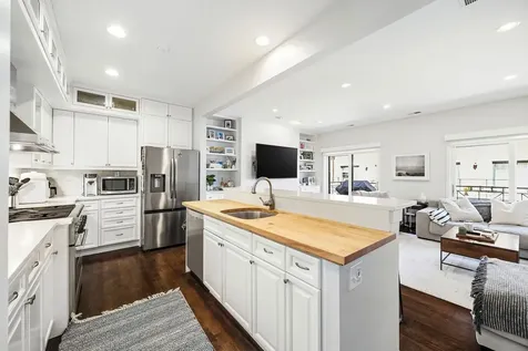 434 West Armitage Avenue Chicago IL 60614