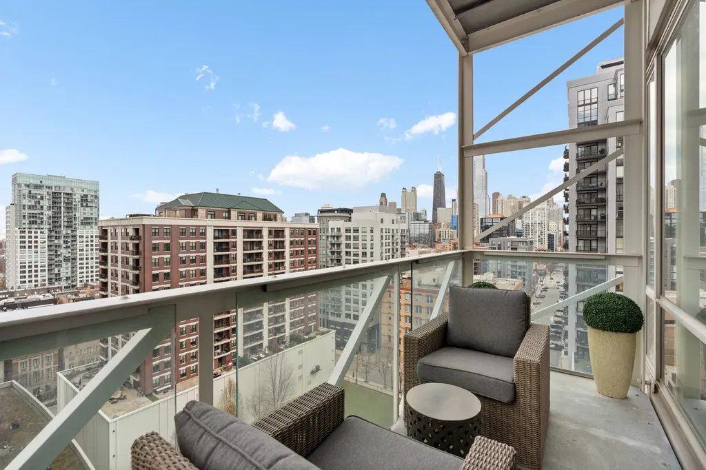 653 North Kingsbury Street Chicago IL 60654