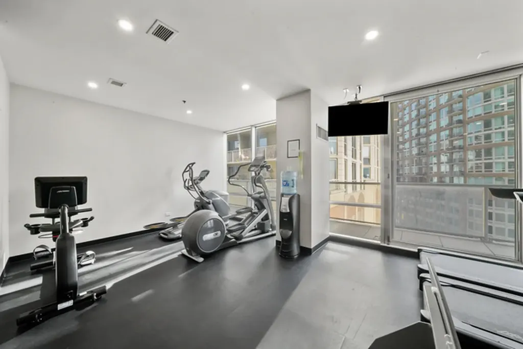 653 North Kingsbury Street Chicago IL 60654